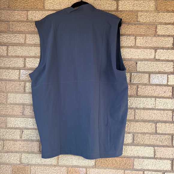 Under Armour Gray Sleeveless Quarter-Zip Pullover Vest - Picture 2 of 5